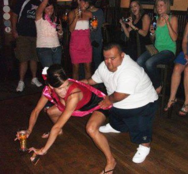 32 Crazy Things Spotted In Nightclubs.