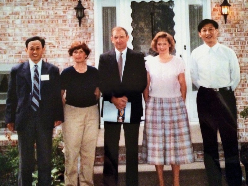 pics from history - A young Xi Jinping (right), now President of the People’s Republic of China, on his first visit to the US, where he stayed with the Dvochak family in Muscatine, Iowa, in 1985