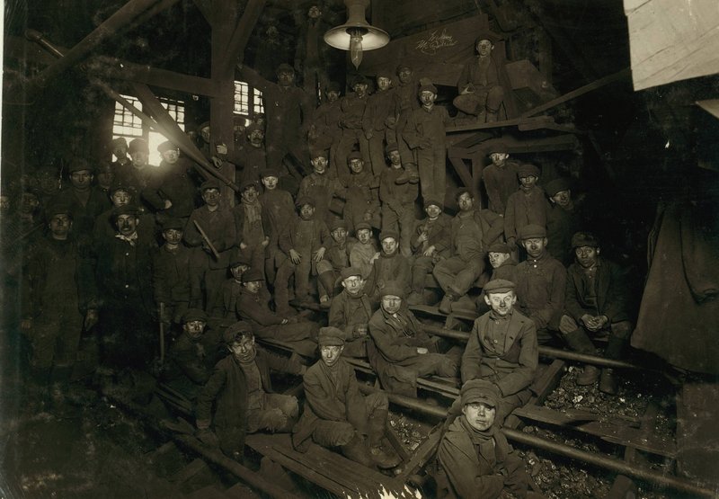 pics from history - Children Working in a Pennsylvania Coal Mine (1911)