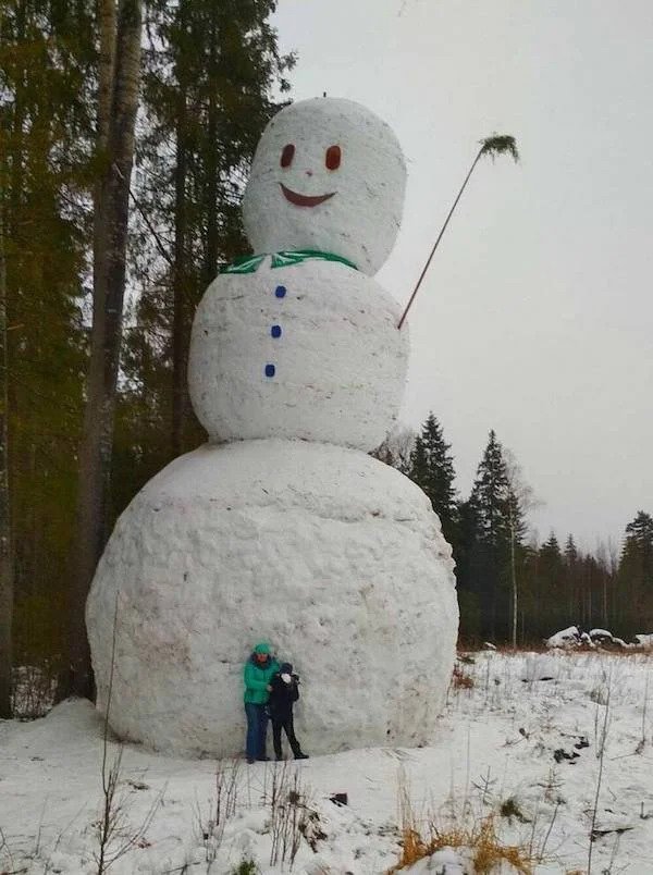 huge versions of things - snowman