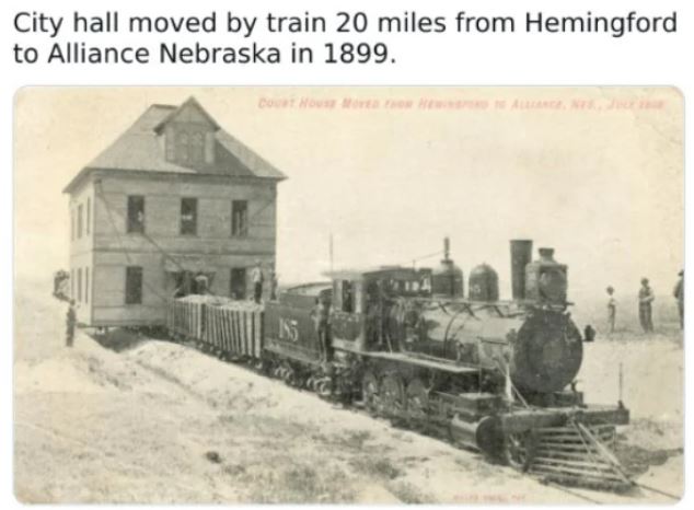 WTF History - box butte county courthouse - City hall moved by train 20 miles from Hemingford to Alliance Nebraska in 1899. Cot House Hote Altante, Terra Is