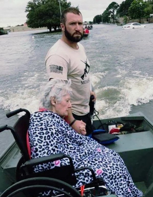 real life heroes - wholesome - boating - Mom