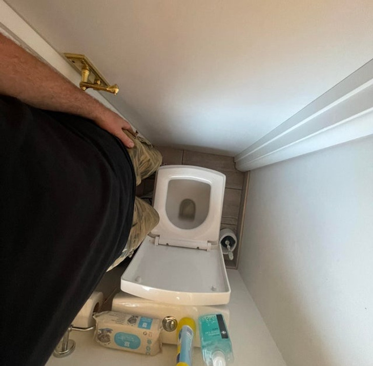 “This toilet at my sister’s house”