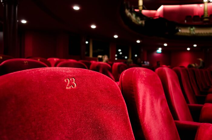 company secrets - insiders reveal - theatre hd - 23