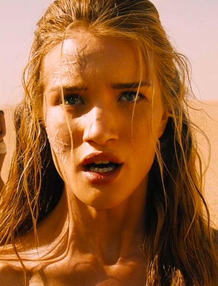 behind the scenes movie facts - Rosie Huntington-Whiteley lost her eyelashes while filming Mad Max: Fury Road.