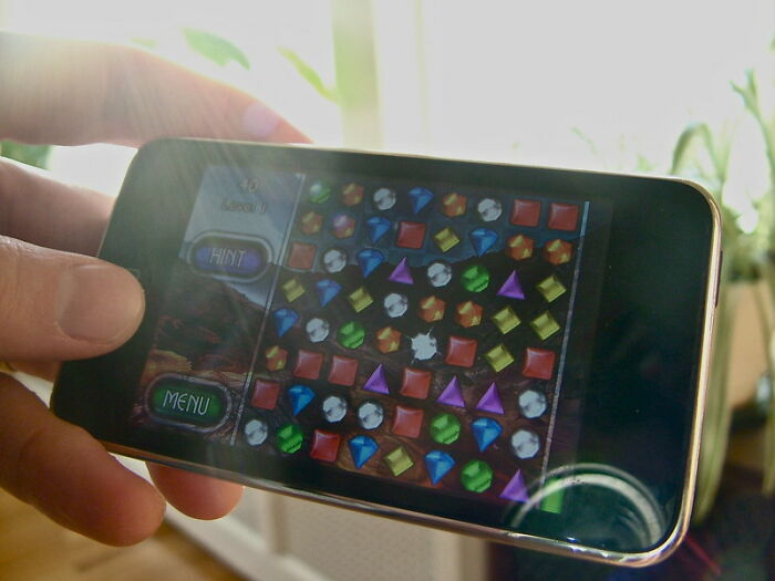 Mobile gaming is better when it's simple games like Angry Birds or Fruit Ninja.