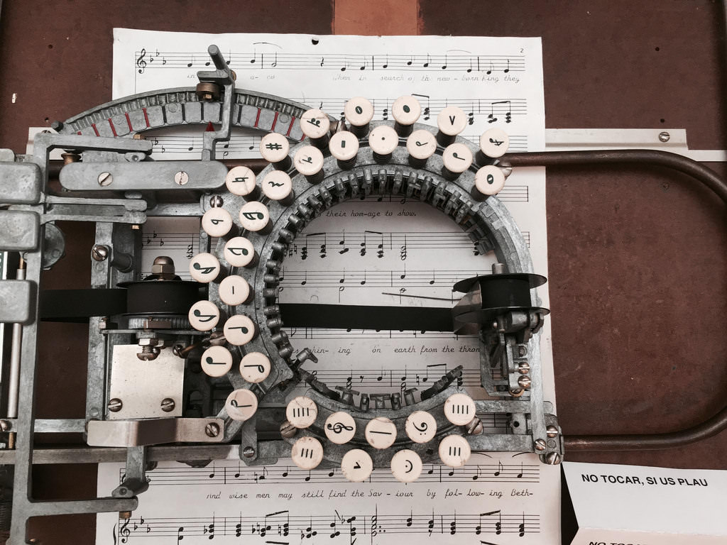 fascinating photos - rare music typewriter - G. sete they 201 V3 0 their homage to show. ins Or earth from the thron Iii No Tocar, Si Us Plau find wise men ma still find the Sav iour by ing Beth No To