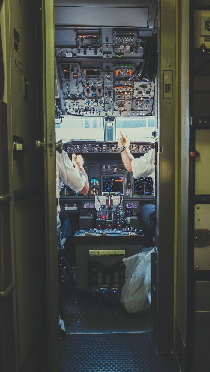 Airline Secrets - Flight Attendants - pilot wallpaper 4k