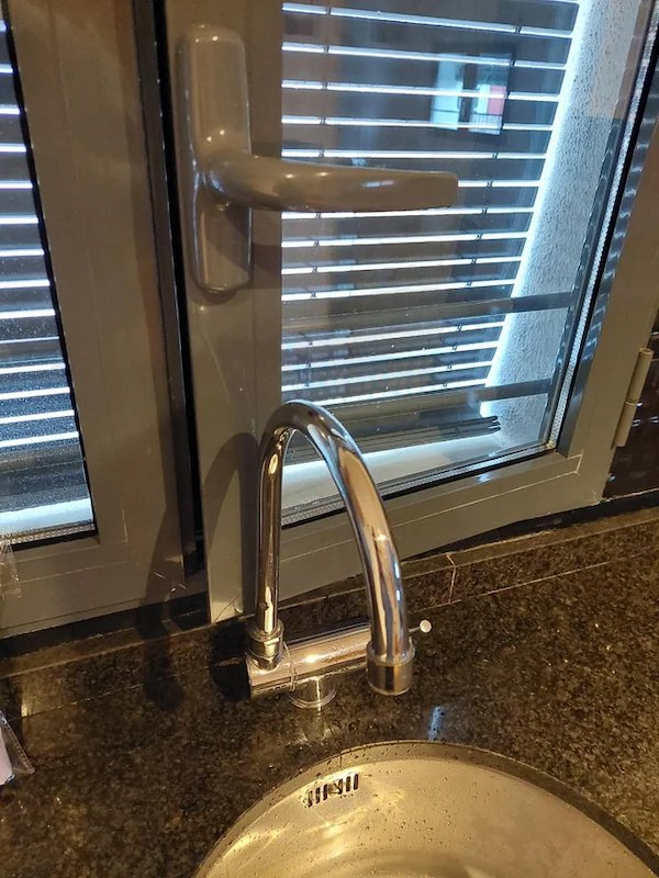 31 Facepalm Worthy Fails From People Who Had One Job