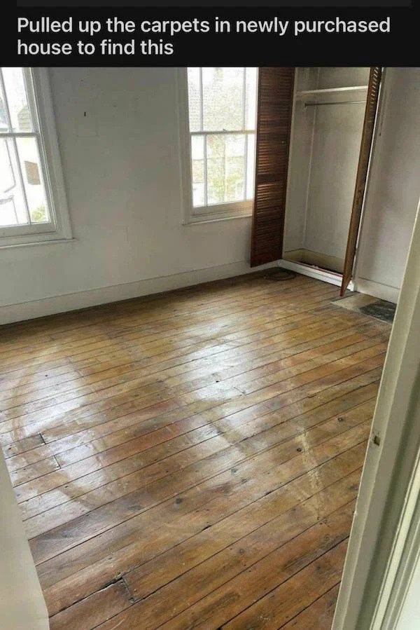 Cursed Images - hardwood floor pentagram - Pulled up the carpets in newly purchased house to find this Utilin