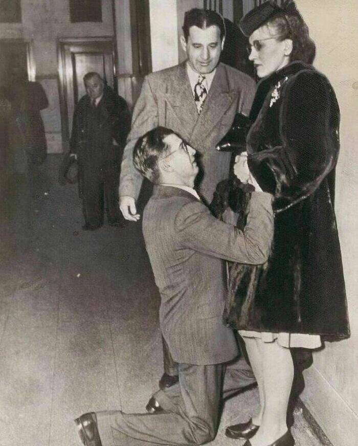 historical photos - man begs forgiveness in the chicago divorce court
