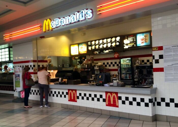 super entitled people -  annoying fast food customers - McDonald's Hl 2. mi
