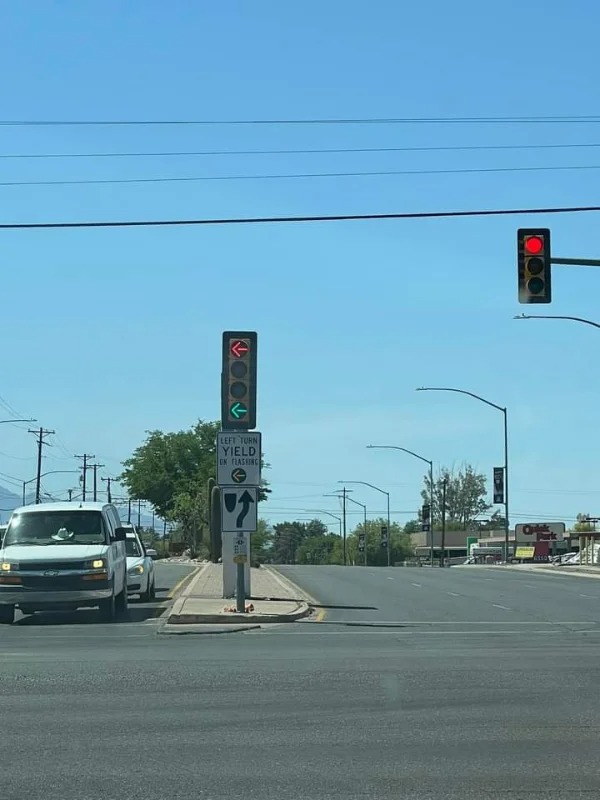 terrible designs - traffic light - 100 Left Turn Yield Un Plastic