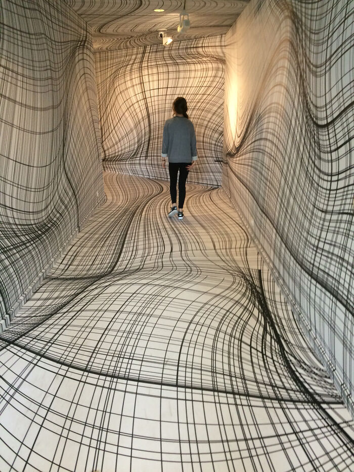 fascinating photos - optical illusion room - 1000