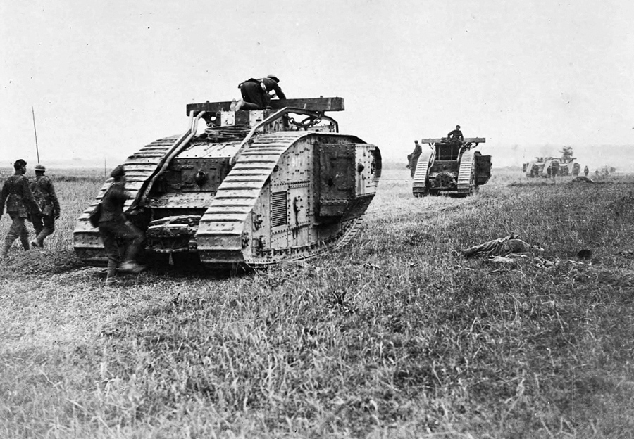 world war 1 photos - wwi british tanks - Tomot