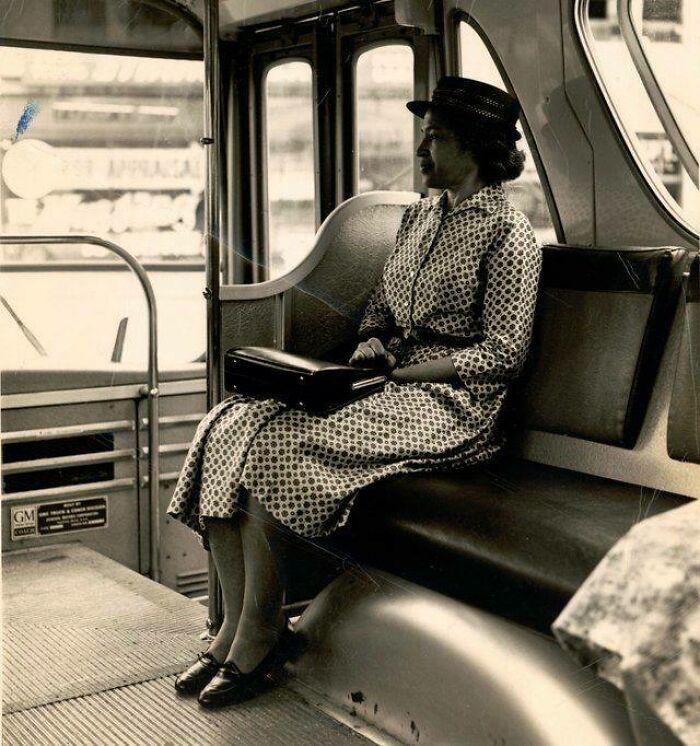 Perfectly Timed Historical Photos - rosa parks - www