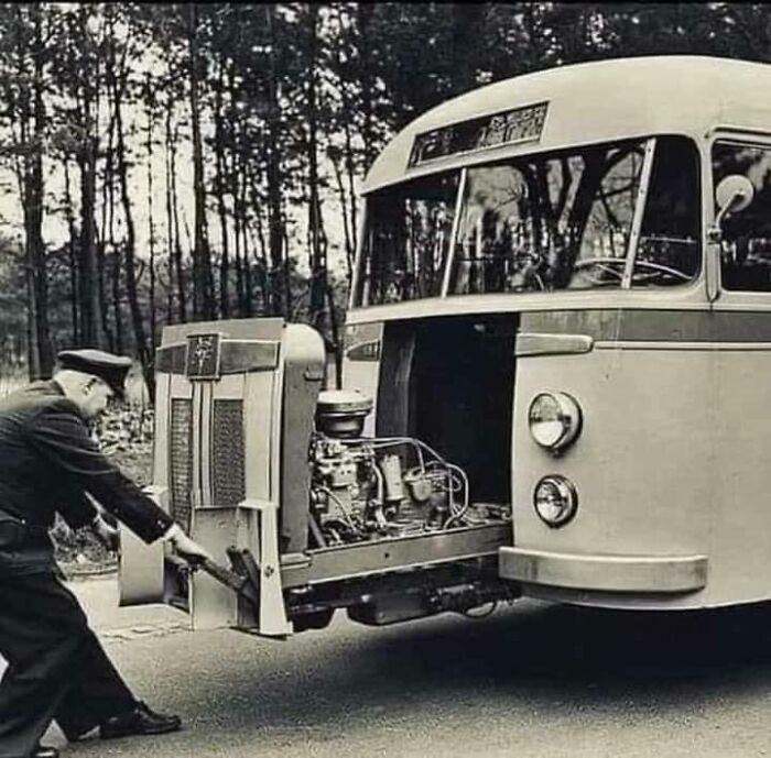 Perfectly Timed Historical Photos - bus slide out engine
