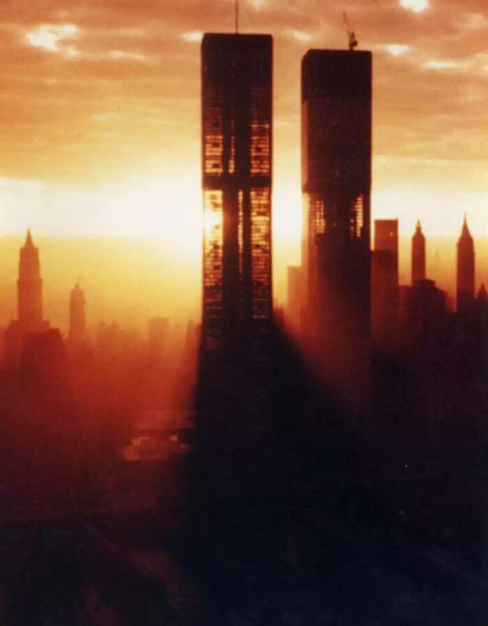 Perfectly Timed Historical Photos - twin towers core structure