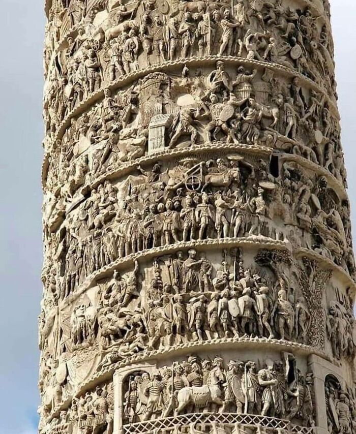 Perfectly Timed Historical Photos - marcus aurelius column