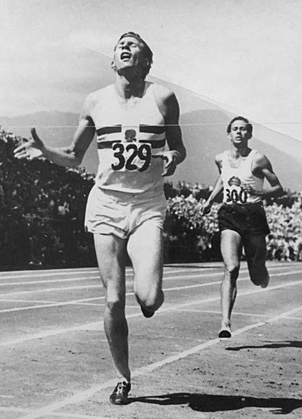 pictures from history - Roger Bannister, First Athlete To Break The 4-Minute Mile, 1953