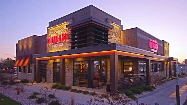 Outback Steakhouse was founded in Florida by 4 Americans who had never visited Australia. They came up with the concept for the restaurant due to the surge in popularity of Australian culture following the release of Crocodile Dundee.