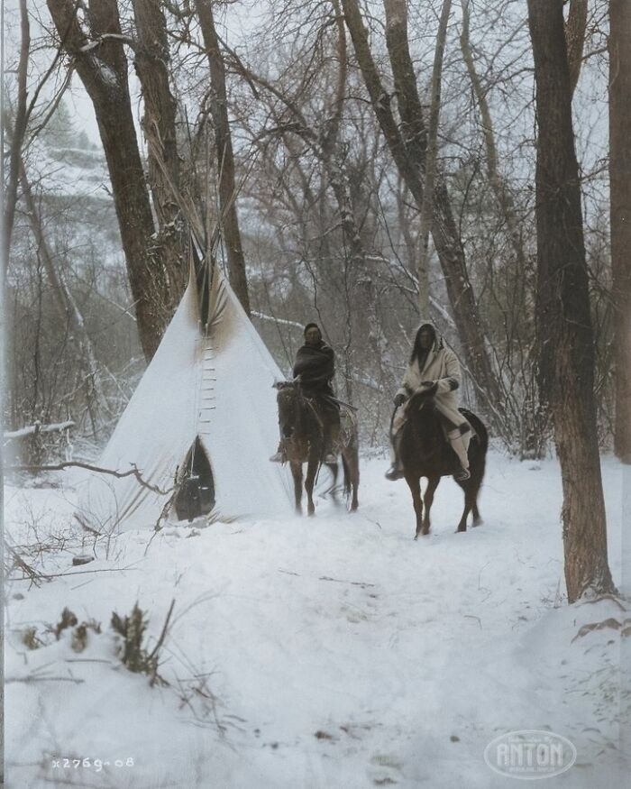 historical photos - colorized - native americans in winter - x276908 Anton