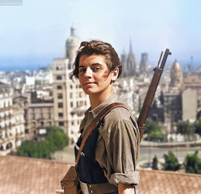 historical photos - colorized - female spanish civil war soldiers