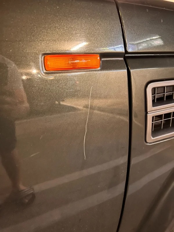 people having bad luck - vehicle door