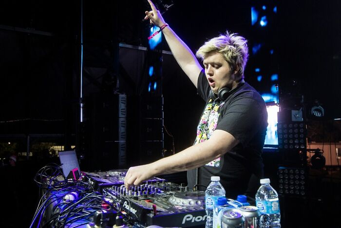 dates with celebrities - flux pavilion - Doct on Pion tha