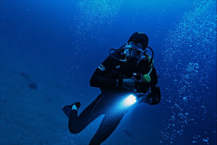 Super tame compared to the rest of these but I was night snorkeling in the maldives with a torch on the reef, far enough from the island that it would have been pitch black without the torch. Really fascinating wildlife down there at night. Decided to enjoy some sensory deprivation so I turned off the torch and just floated for a bit. When I turned it back on the first thing I saw was a huge reef shark headed straight for my face. They're pretty harmless but that took a sec to register