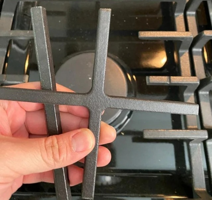 “Bought a new house! The oven’s grate was discretely snapped.”