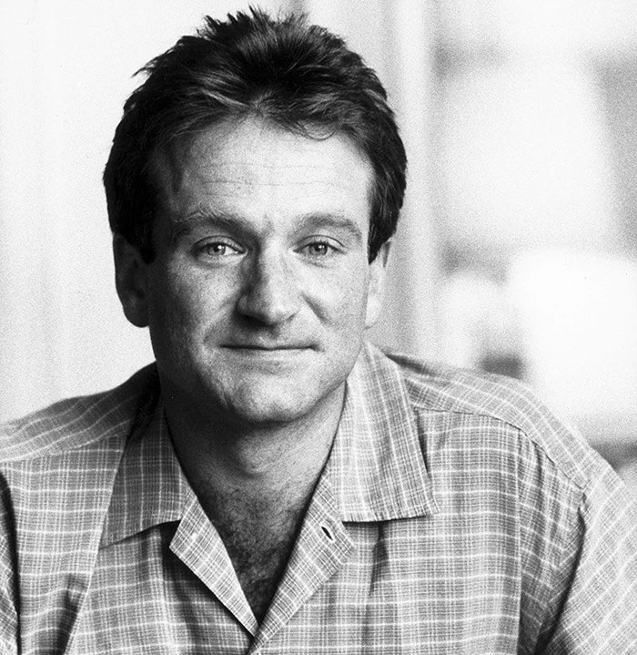 A coworker noticed Robin Williams flipping through a book quietly at a bookstore I worked at. It was during the filming of Good Will Hunting so he had a beard and wasn’t so recognizable- she said “I think that’s Robin Williams!”, he looked up from his book smiled and then put a finger to his mouth “Shhhh, I know”