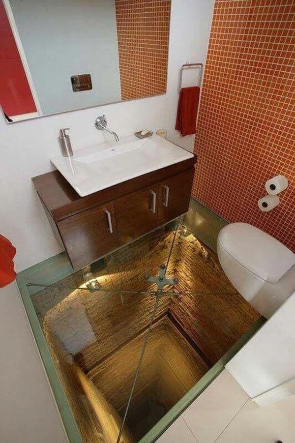 interesting things - discoveries - see through bathroom floor - 06