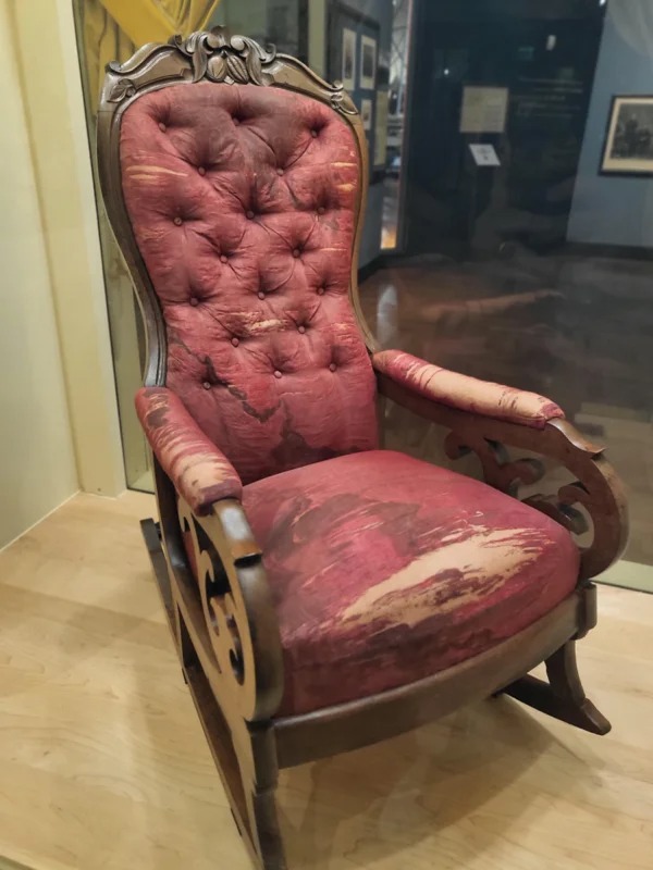 interesting things - discoveries - assassination of abraham lincoln chair - 1936