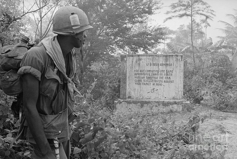 historical photos - african american vietnam war - Us Negr Armymen You Are Committing The Same Ignominious Crimes In South Vieram Hat The Ikk Clique Is Petrating Against Your Family At Home .. fincert amerion