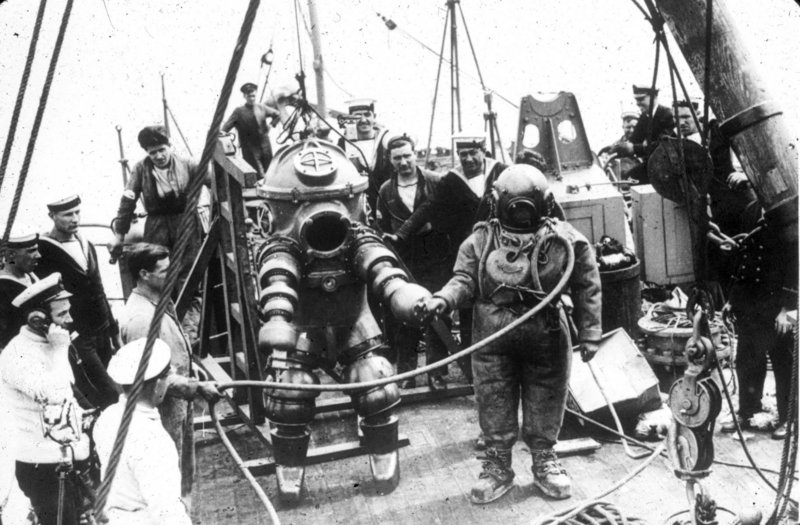 historical photos - deep sea diving suit - A