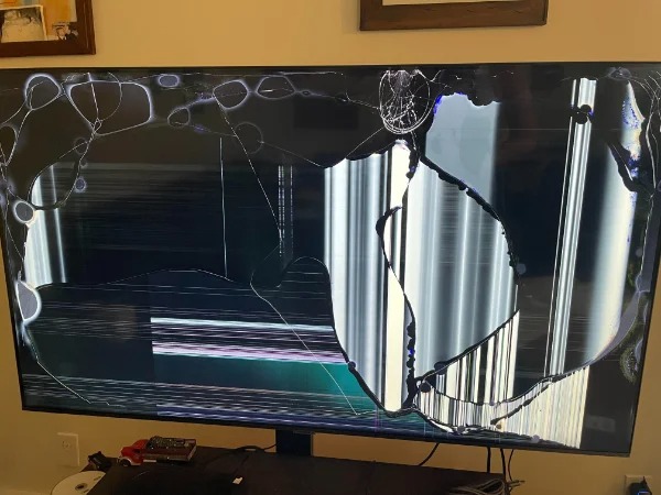 “After signing an agreement with a communications giant here in Canada, we were gifted a 55 inch TV and waited 6 weeks for it to be delivered. After the hubby set it all up and turned it on we get this wicked abstract art included on the picture. Whoops.”