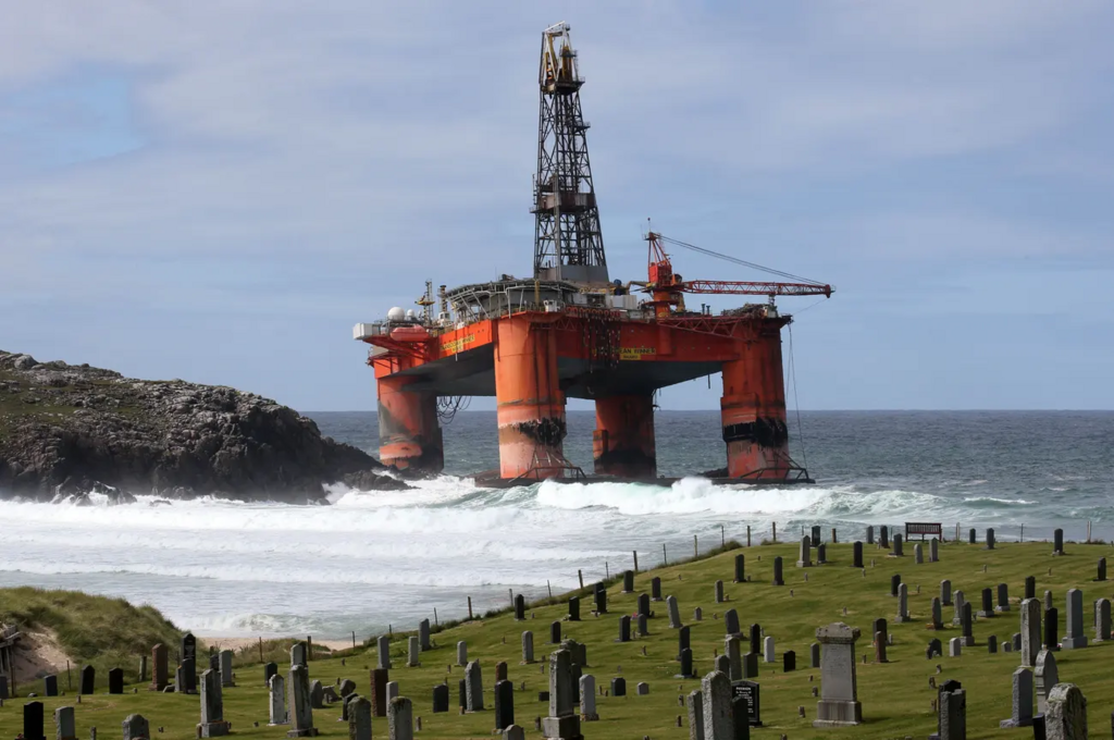 An offshore oil rig which drifted to the coast of the Isle of Lewis due to extreme weather in 2016