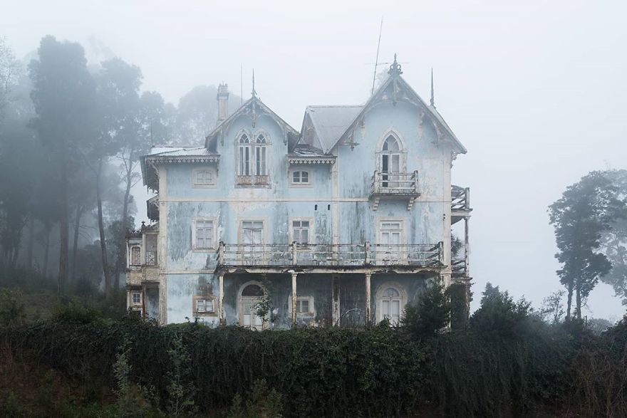 abandoned places - Abandoned Villa, Portugal