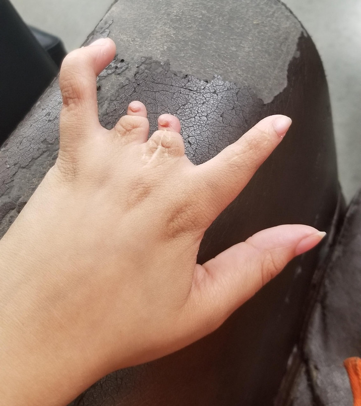 This naturally “Rock on” hand