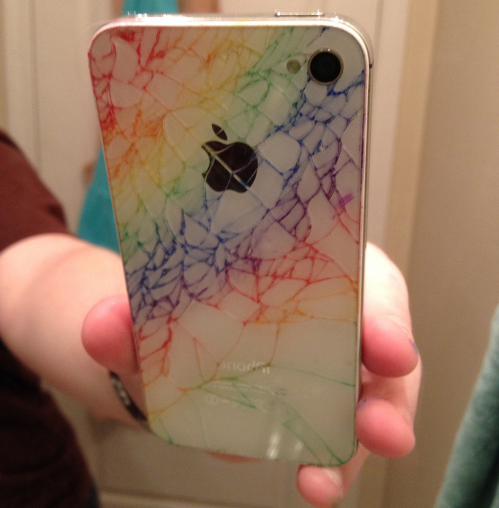 “So I cracked my iPhone today. I took advantage of it and used highlighters and sharpies to turn it into something awesome.”