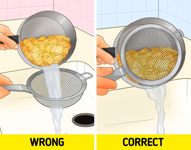 The hack is to place the colander on top of the cooked pasta and the water. After that, hold both the colander and the pasta saucepan. Then pour the water through the colander, and you’re done.
