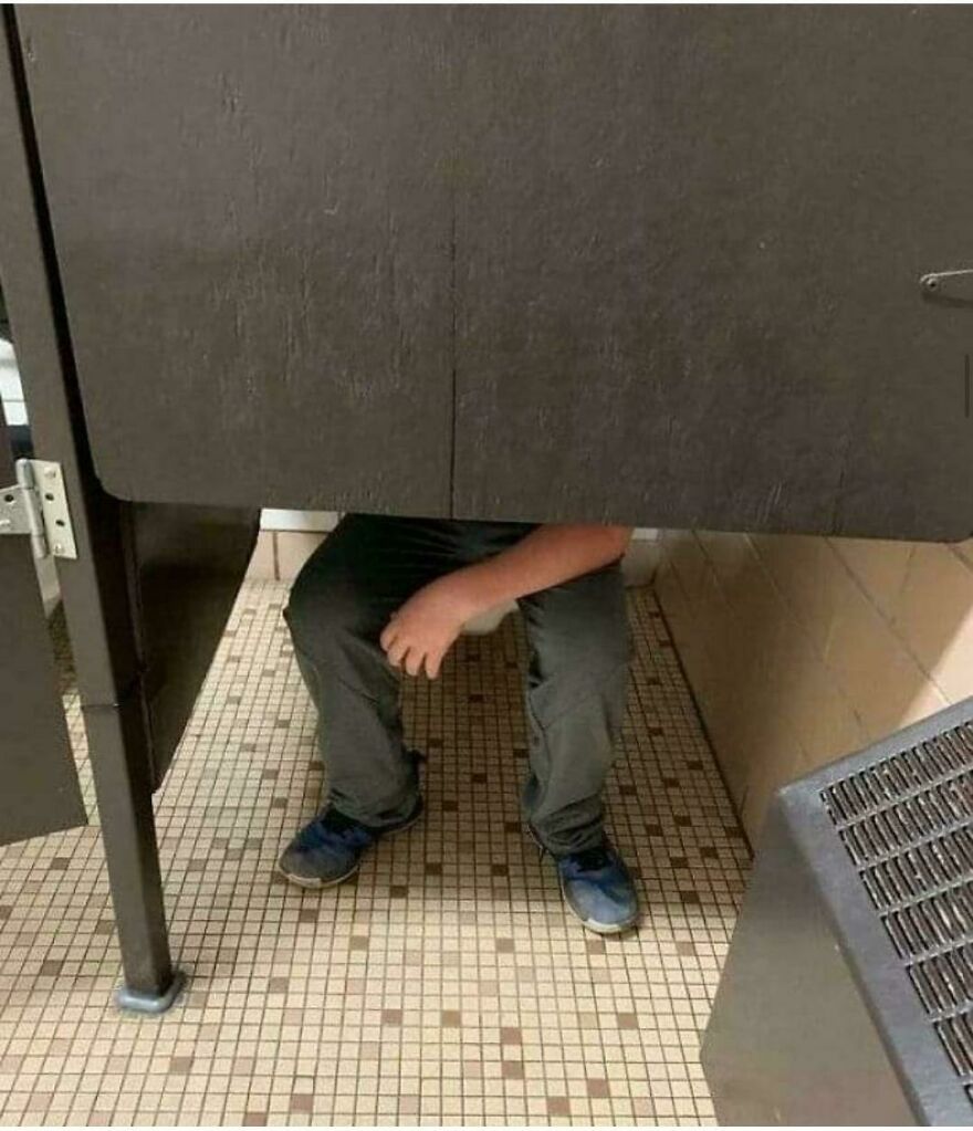 30 People Who Had One Job And Failed.