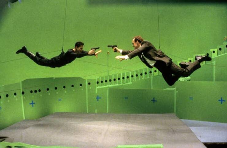 behind the scenes movies - Speaking of "flight," Keanu Reeves and Hugo Weaving both appear to have a fight AND flight response while filming for The Matrix (1999).