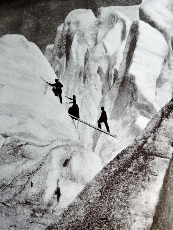 WTF Historical Photos -victorian women climbing mountain