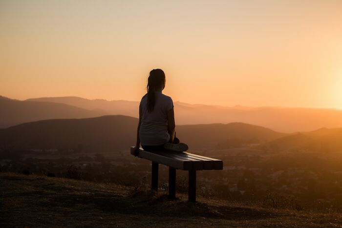 THE SILENT TREATMENT.

it's f*****g abusive. I don't mean 5 minutes of silence to collect your thoughts, I don't mean saying 'leave me alone', i mean pretending that your partner/child/friend just doesn't exist, and letting them crumple in on themselves for a crime that you *won't talk to them about*.