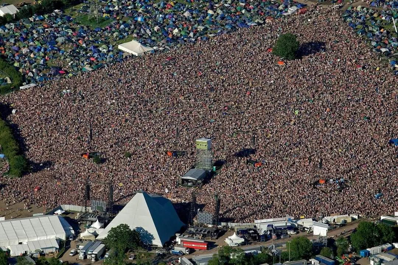 fascinating pics - Glastonbury Festival 2022, 220,000 thousand attendees