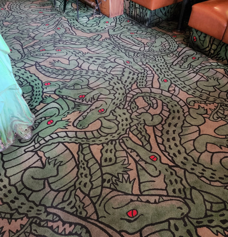 fascinating pics - This carpet is all alligators