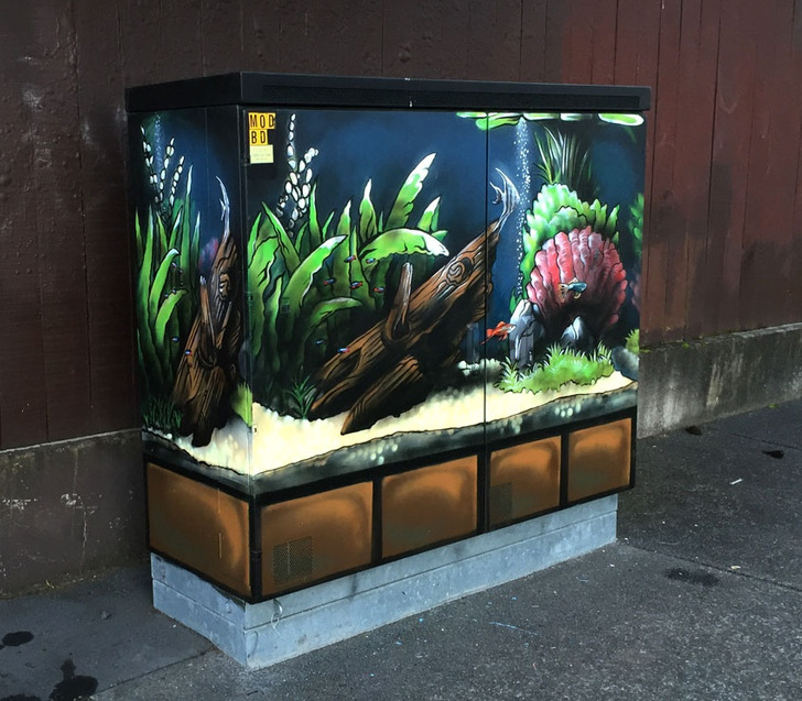 This utility box is painted to look like an aquarium.