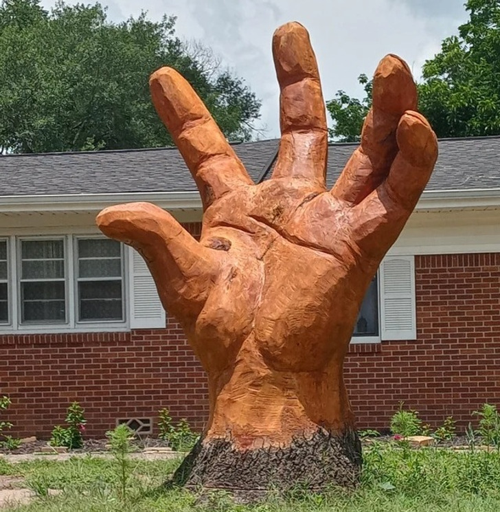cool stuff - chainsaw carving